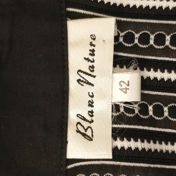 French Blouse Graphic Black & White Stripe Dramatic Cuff & Collar Stretch Fabric - Picture 7 of 12